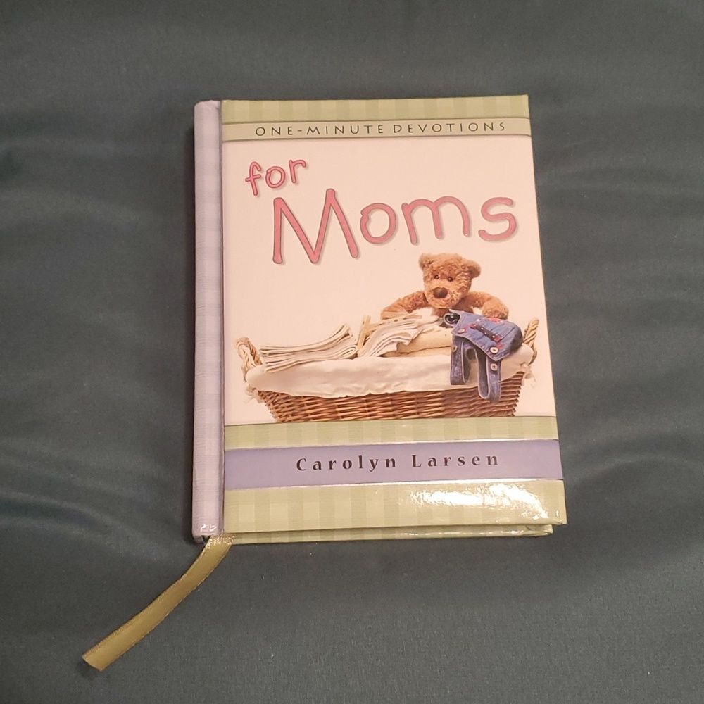 One-Minute Devotions for Mom by Carolyn Larsen Book